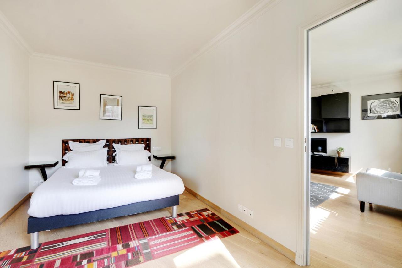 Pick A Flat'S Apartment In Eiffel Tower- Boulevard De Grenelle Париж Екстериор снимка