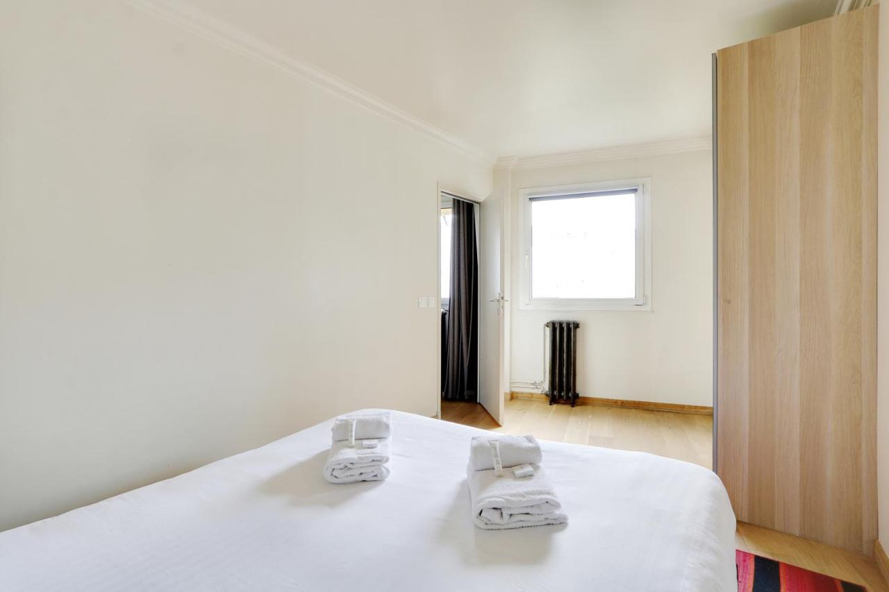 Pick A Flat'S Apartment In Eiffel Tower- Boulevard De Grenelle Париж Екстериор снимка
